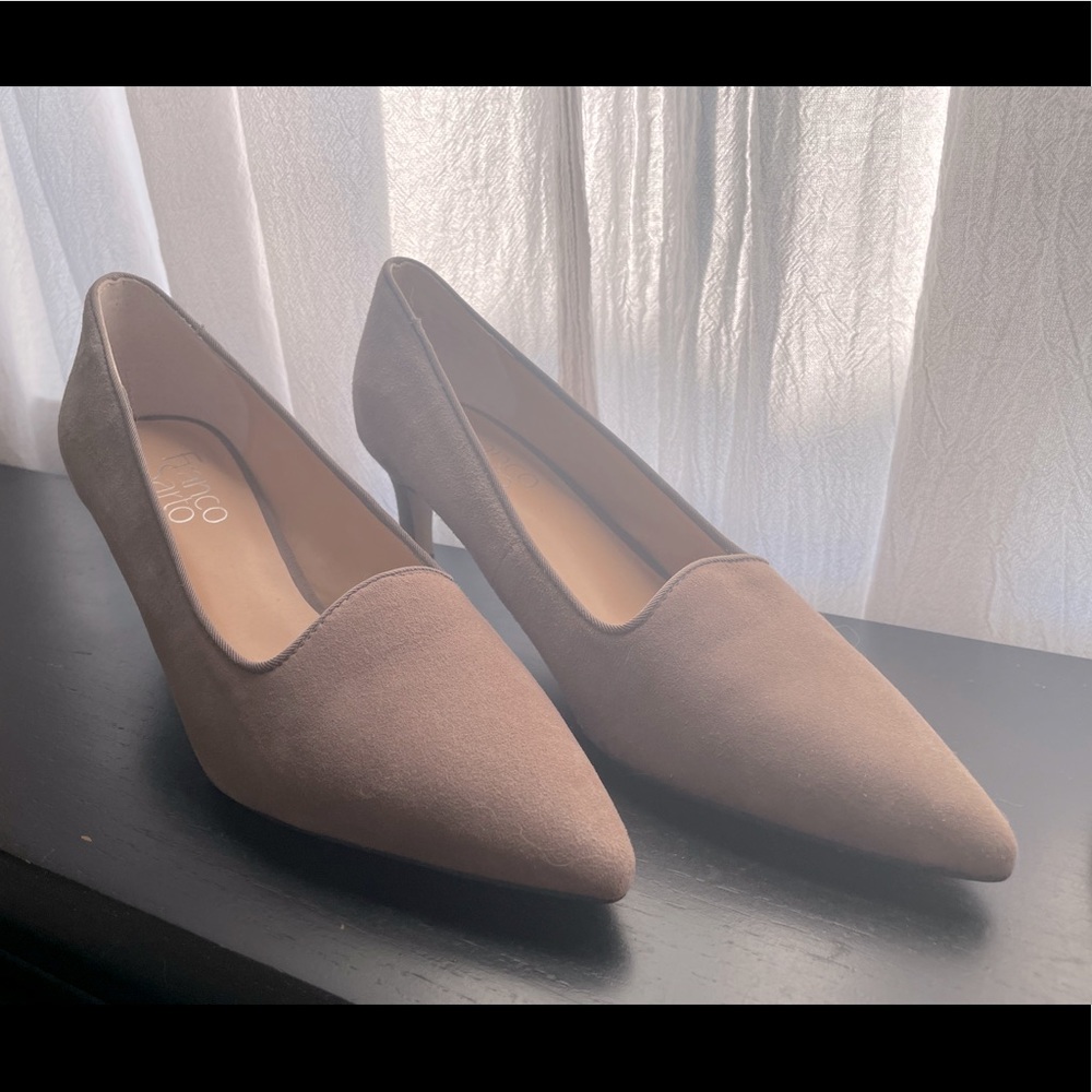 Like new size 7 beige heels